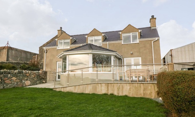 Llanfaethlu Cottage | Ty Top