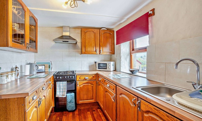 Port Talbot Cottage | Tyncellar Farm Holiday Cottages