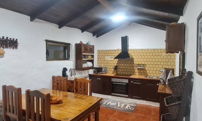 La Solana Cottage | Typical Canarian house with pool and wifi in the mountains of Telde.