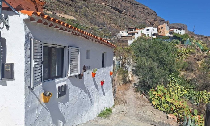 Tejeda Villa | Typical restored Canarian Village House with all the contemporary conveniences