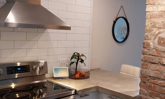 Verona House | U.S. Open Charming 2-bedroom house with AC, WiFi in pleasant Oakmont