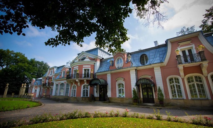 Gorlice Hotel | U Schabińskiej - Pałac w Gorlicach