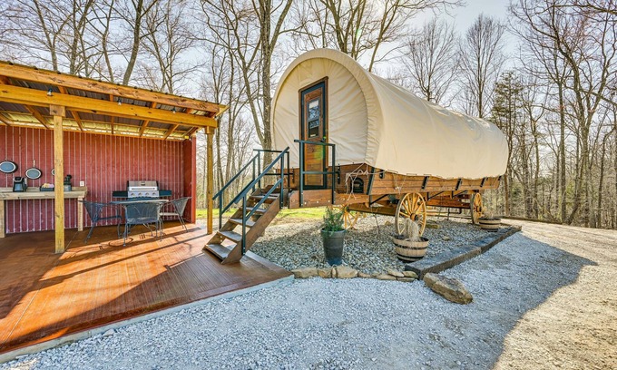 Lindseyville House | Ultimate Covered Wagon Pioneers Paradise