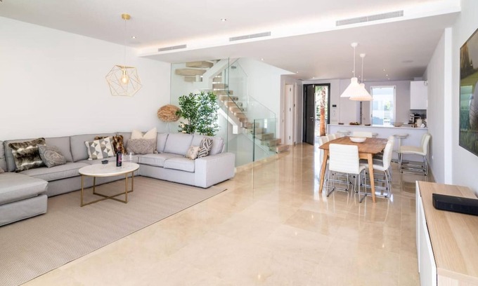 Marbella Cottage | Ultra-Modern 4-BDRM Townhouse La Finca (est. 2020)