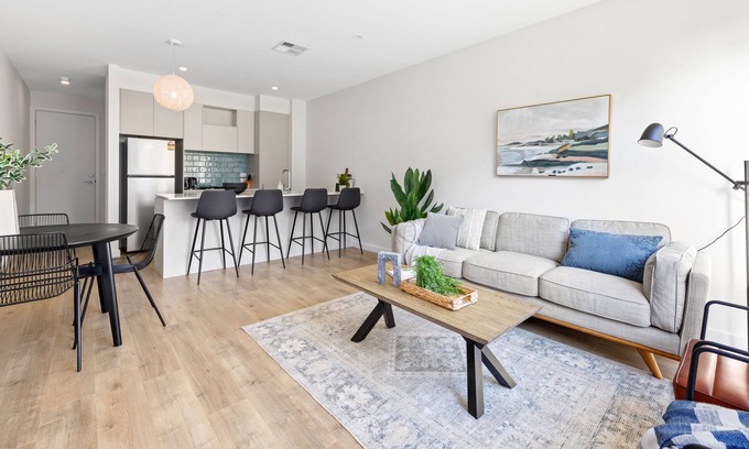 Port Adelaide Apartment | Ultra-modern spacious 3 bedroom townhouse