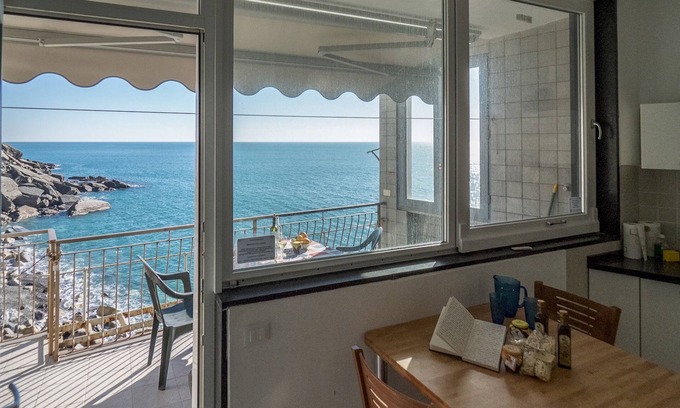 Vernazza Apartment | Unda de Ma Sea View Terrace Apartment