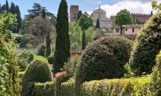 Oltrarno House | Under the stars, Surrounded by greenery a stone's throw from the center of Florence.