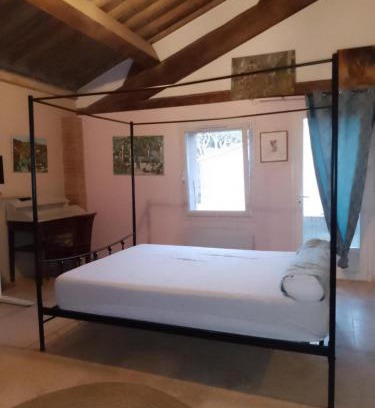 Trouillas House | une halte templière