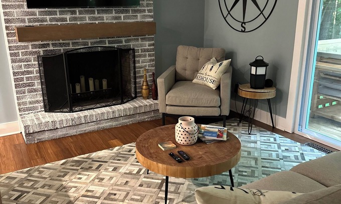 Union Pier Cottage | Union Pier cottage tucked in woods, close to all.