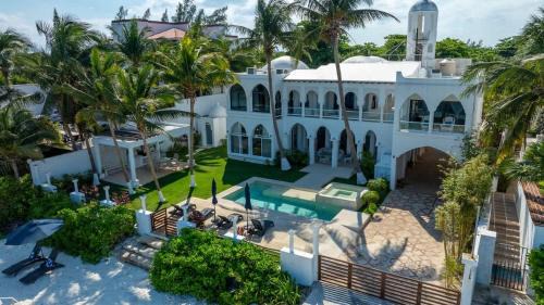 Punta Cancun House | Unique 5BR Beachfront Villa w/Private Pool!
