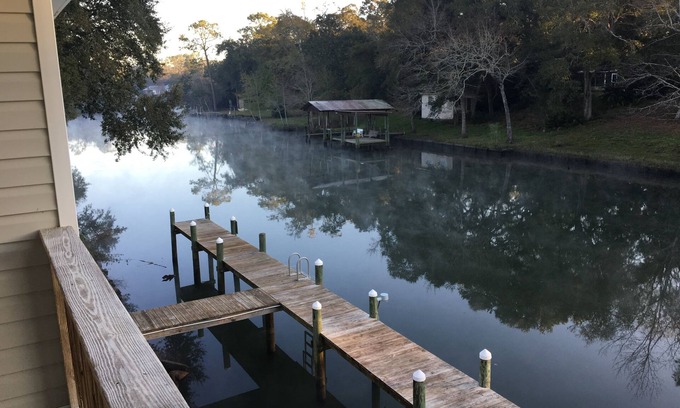 Foley Cabin | Unique cabin on the scenic Bon Secour River