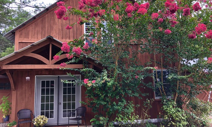 Chickamauga House | Unique farm guest house close to Chattanooga, TN- great for families and dogs