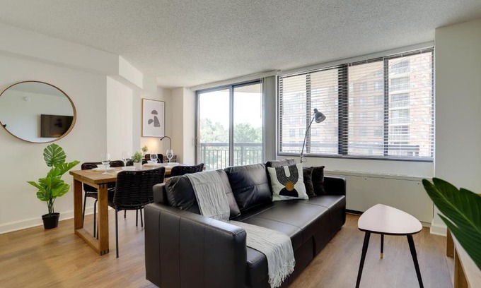 Pentagon City Apartment | Unique Luxury Apt with Rooftop @Pentagon City