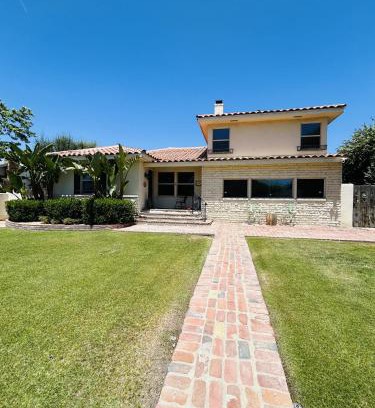 Baker Street House | UNIQUE SPANISH HACIENDA HOUSE with POOL VINTAGE 1948 EUROPEAN ANTIQUES ETHNIC ART