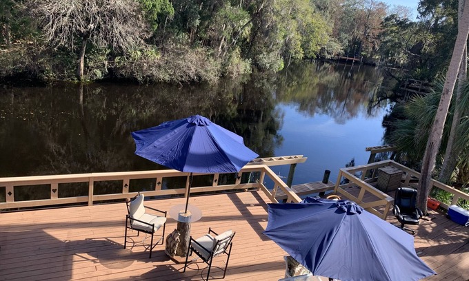 Crystal River House | Unique Treehouse on the River