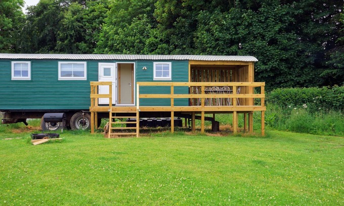 Hawick Cabin | Unique Upcycled Straw Trailer @ Westcote