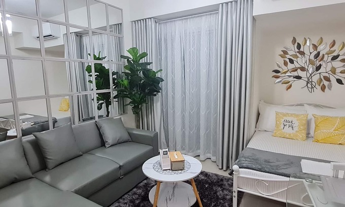 Poblacion District Apartment | Unit 1017 - Chateau Studio @ INSPIRIA