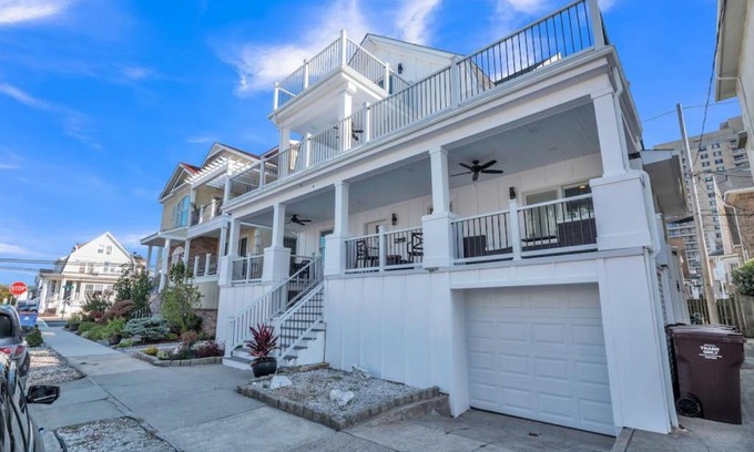 Ventnor City House | Unit 2 Beach block Sleeps 20 Ocean Views