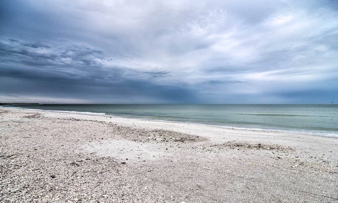 Pass-a-Grille Historic District Apartment | Unit 3 Blocks Gulf to Beaches Historical Museum!