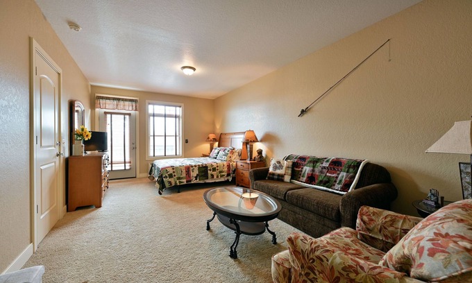 Birchwood Condo | Unit 433b Efficiency 1bd/1 Ba Condo Condo