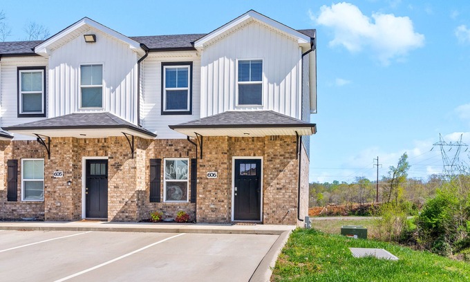 Clarksville Apartment | Unit #606 Summary: 19