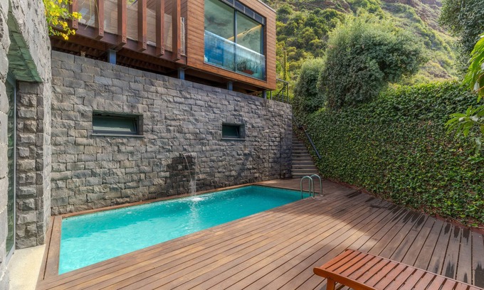 Jardim do Mar Villa | Unit with shared Pool And Sea Views At Hub Of The Village, Biologic Cropland