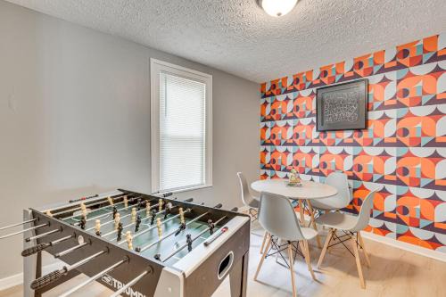 Downtown Akron House | University of Akron Retreat Dogs Welcome!