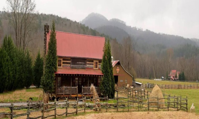 Sautee Nacoochee Cabin | Unplug & Recharge at “Visions of the Past” - our Rustic Cabin from 1844
