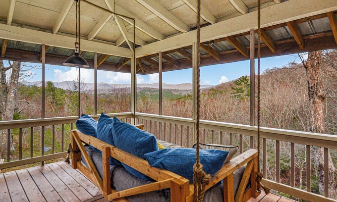 Ellijay Cabin | Unplug & Unwind w/Mountain Views! Pet Friendly, Close to Orchards, Firepit!