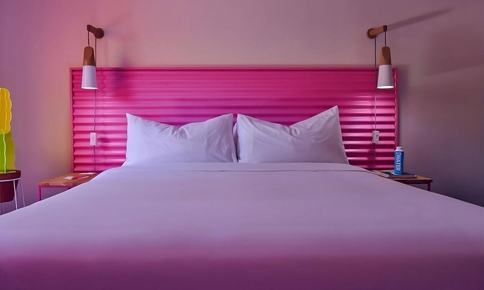 Sonora Sunrise Hotel | Unwind and Relax in Palm Springs! Mountain view, Pool, Parking Onsite!