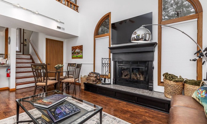 The Galena Territory Villa | Unwind at Star Gazer`s Getaway