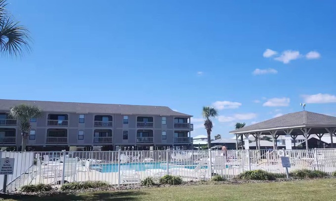 Orange Beach Apartment | Unwind at the Marina