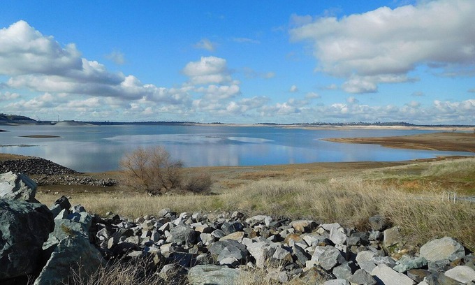 Folsom Hotel | Unwind in our King Studio w/Balcony & Kitchen, Overlooking Folsom's Scenic View