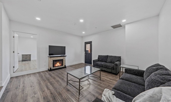 Topaz Lake Condo | Unwind in this stylish, newly renovated 1-bedroom suite near Topaz Lake