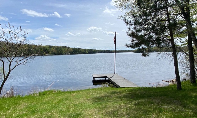 Lakewood Cottage | "Up North" Lake Home $185 night