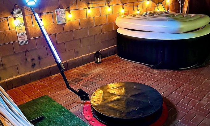 Whitney House | Up to 12 people with bubbling spa & Photo Booth FREE