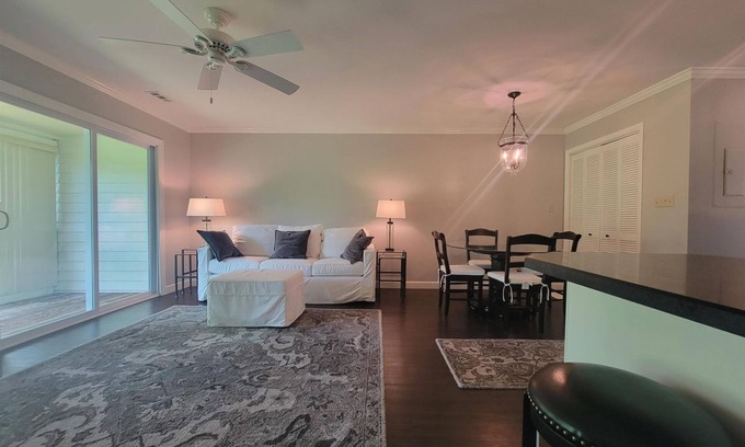 Surfside Beach Condo | Updated Cozy Condo: 15 minutes from Surfside Beach