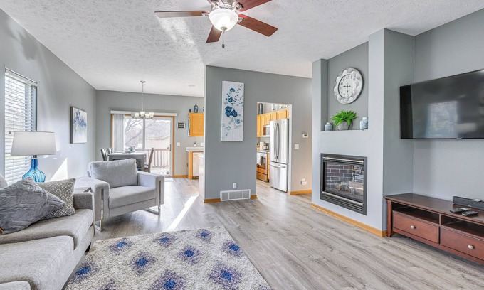 McArdle Condo | Updated Omaha Condo - 15 Miles to Downtown!