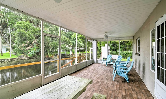 Yankeetown House | Updated Rustic Yankeetown Home w/Lanai & Dock