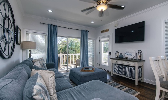 Edisto Island Condo | Updated Second Floor Condo w/Free Pool Access; Direct Beach Access; Cable TV/WiFi Access