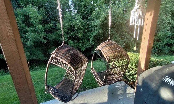 Algonquin House | Upgraded townhome, in beautiful setting backing to woods.