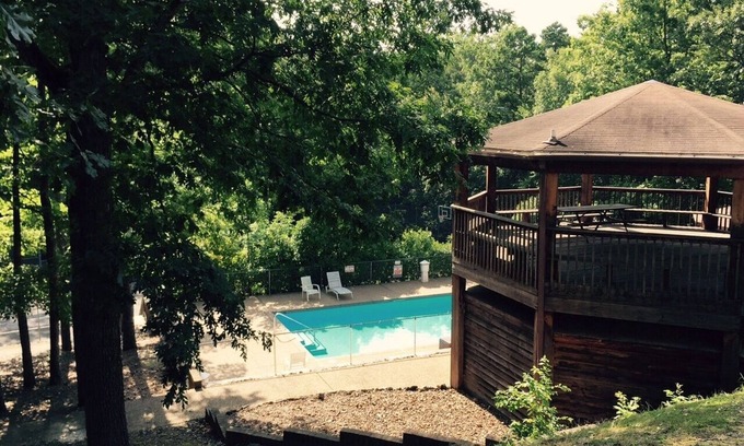 Mount Ida Condo | Upper Level Condo Lake Ouachita-2B/2B/New Furniture