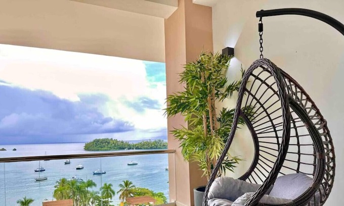 Barrio La Fortaleza Vieja Apartment | Upscale 2 Bdrm 2 Bath Penthouse with Spectacular Bay View, King Beds, Pool, Gym...