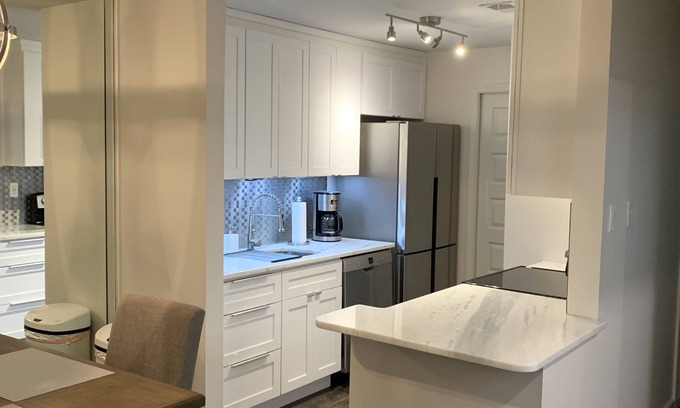 Mobile Condo | Upscale 2nd floor West Mobile 2 bedroom 2 bath condo!