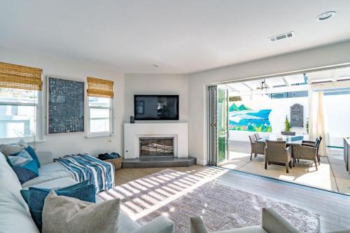 Encinitas House | Upscale Beach Cottage a Block to the Beach Sauna