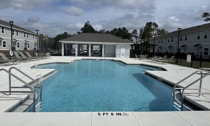 Pine Forest House | Upscale Brand New Entire Townhouse