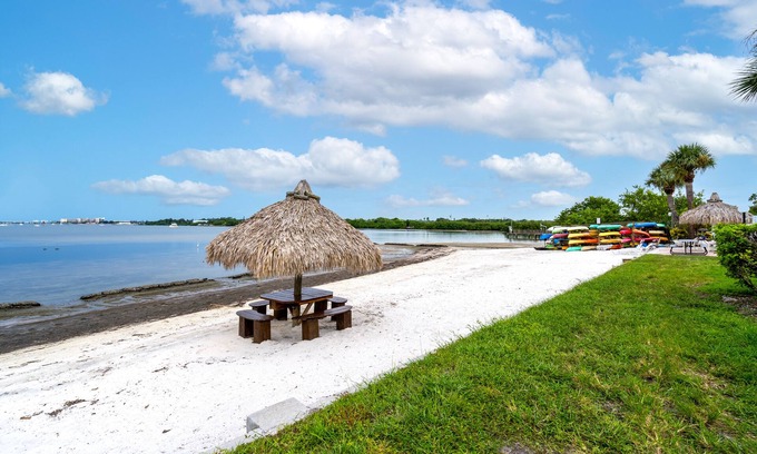 Bayview Condo | Upscale Condo, Private beach, overlooking ocean, pool, Gated community