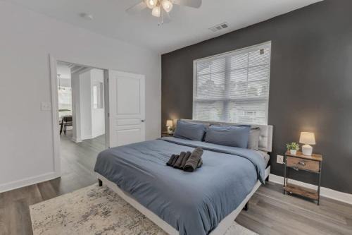 Southwest Raleigh Apartment | Upscale King 3BR Suite Mins to Downtown Raleigh