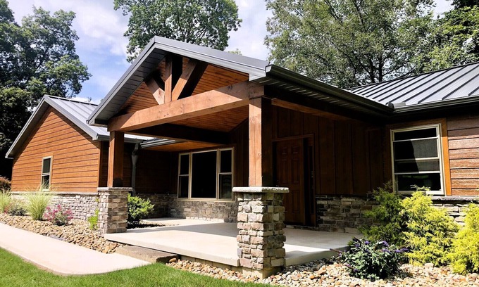 Dundee House | Upscale Ranch home in a peaceful, countryside setting.