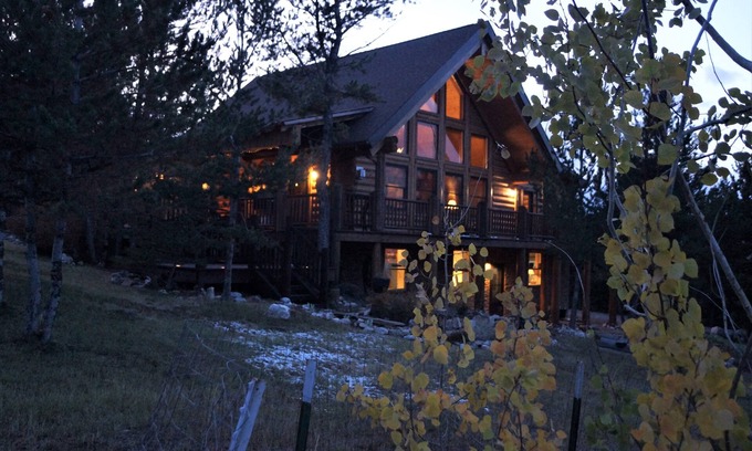 Wineglass Cabin | Upscale Rustic Luxury Mountainside "Cabin"~360/24 Views~3 Level Privacy